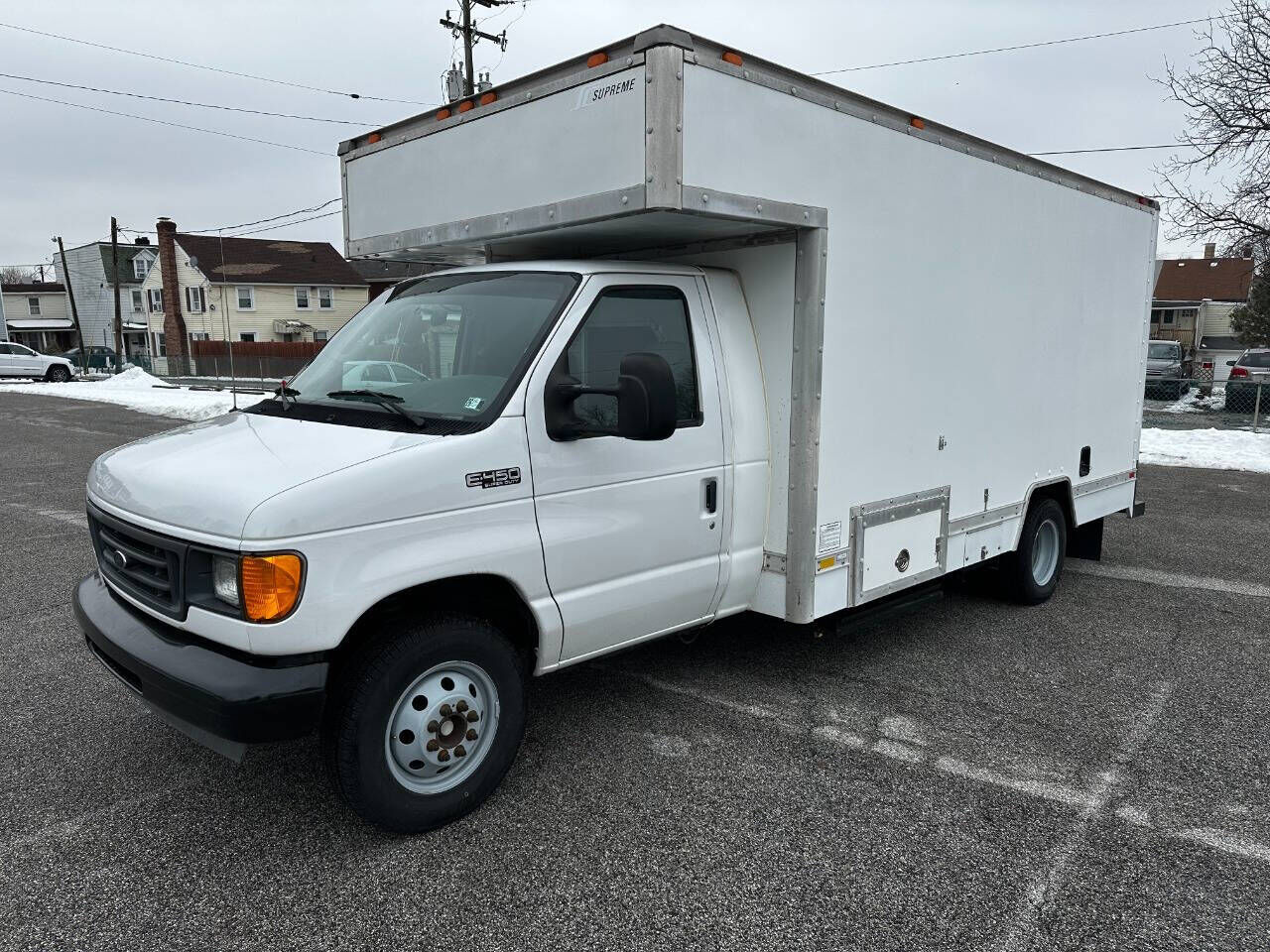 2004 FORD E-450