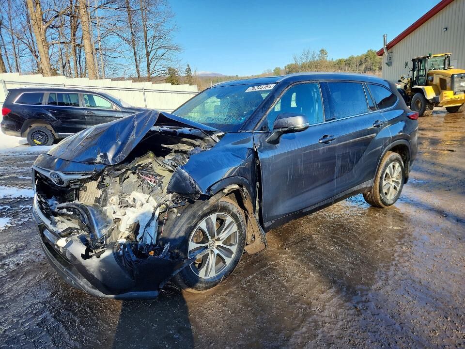 2022 TOYOTA Highlander