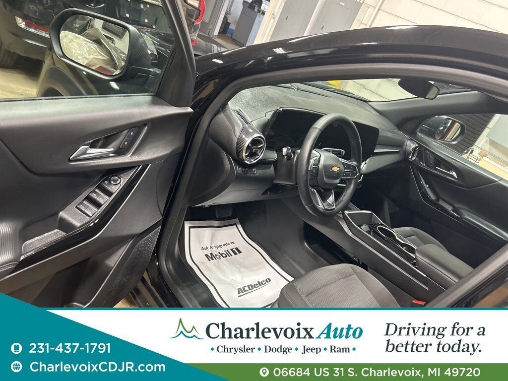 2025 CHEVROLET Equinox