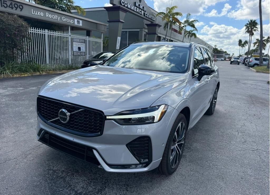 2025 VOLVO XC60