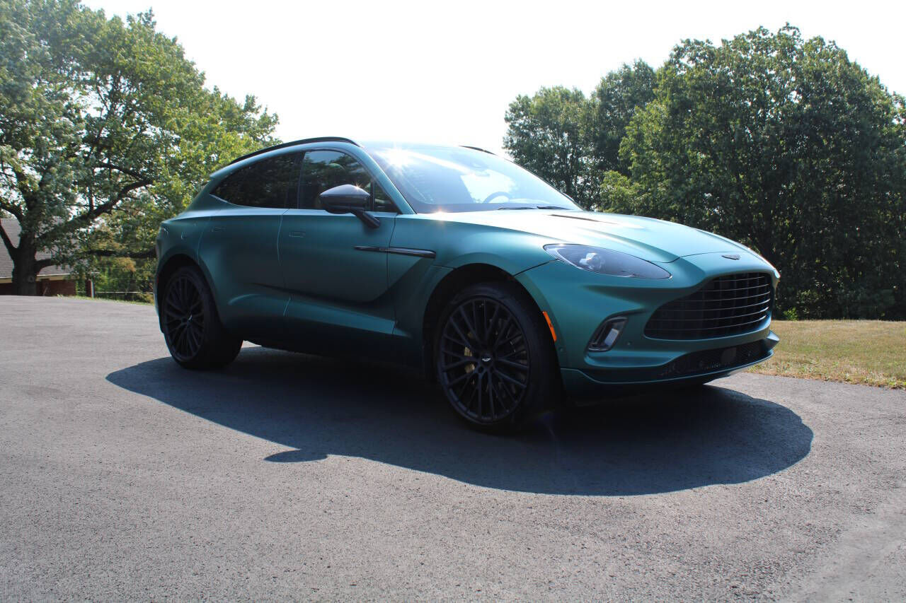 2022 ASTON MARTIN DBX