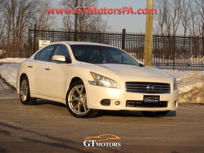 2010 NISSAN Maxima