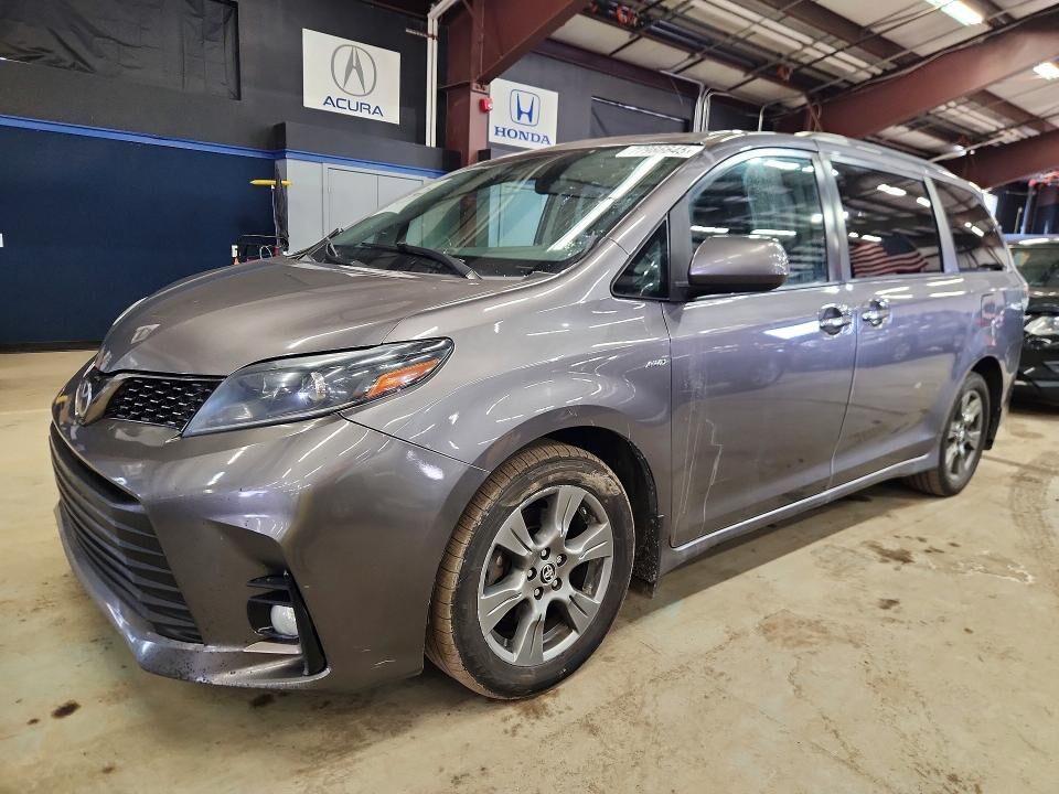 2020 TOYOTA Sienna
