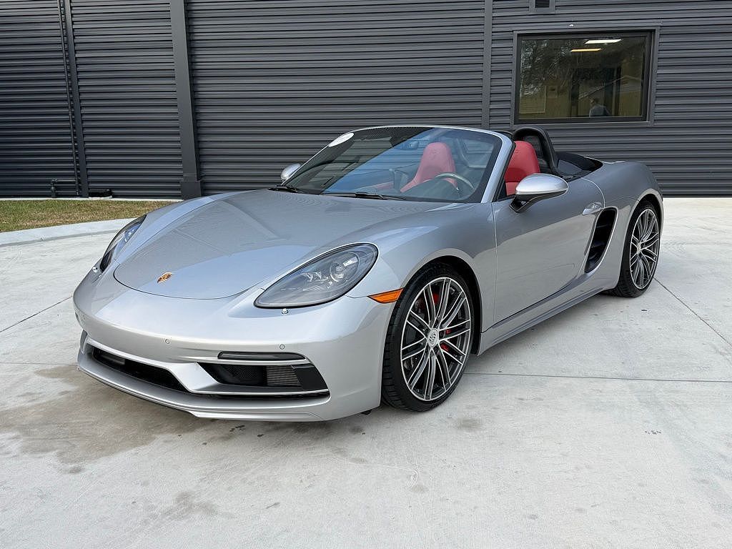 2025 PORSCHE 718