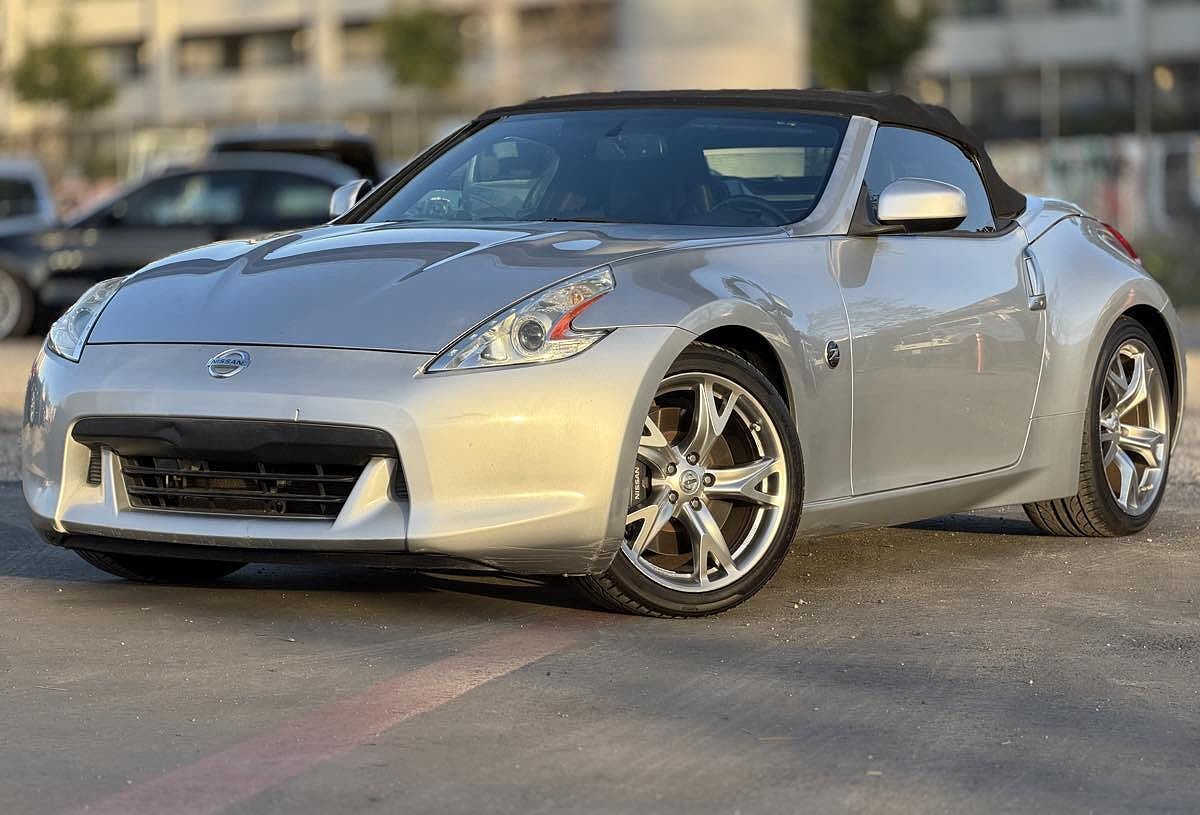 2011 NISSAN 370Z