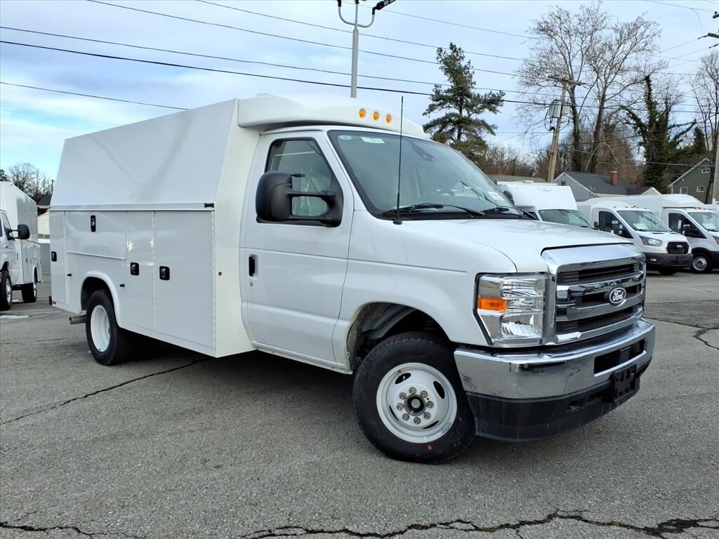 2026 FORD E-350