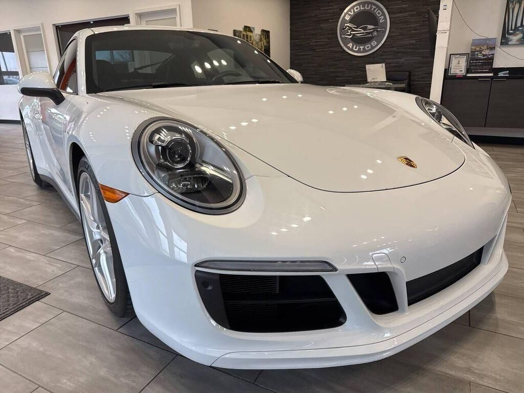 2019 PORSCHE 911