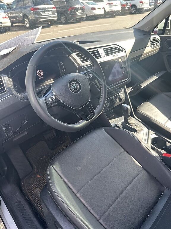 2021 VOLKSWAGEN Tiguan