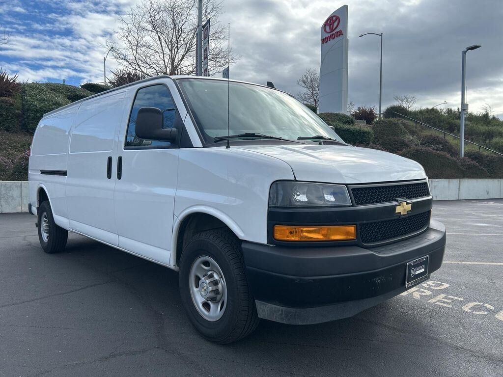2023 CHEVROLET Express