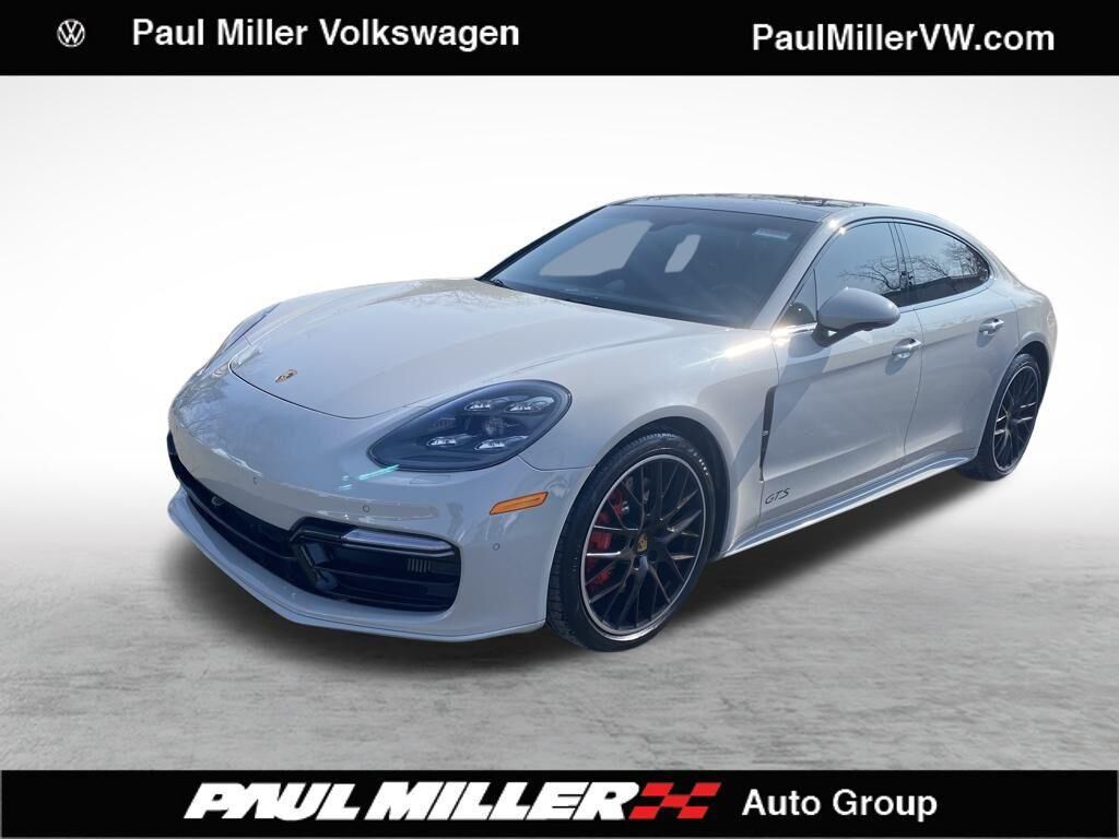 2019 PORSCHE Panamera