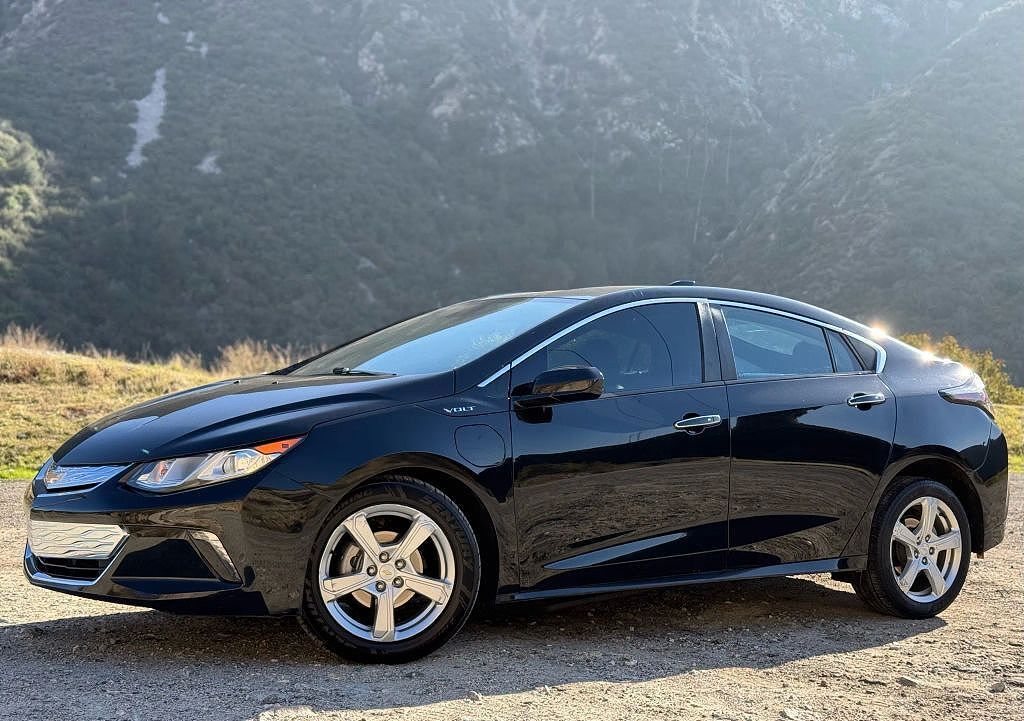 2017 CHEVROLET Volt
