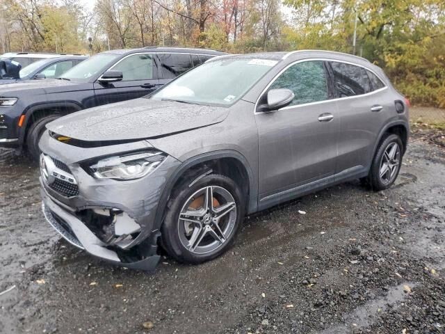 2023 MERCEDES-BENZ GLA-Class
