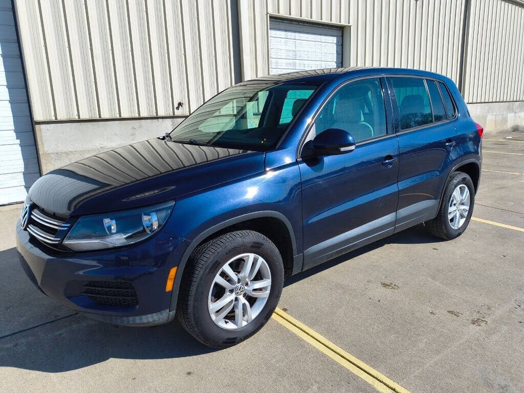 2012 VOLKSWAGEN Tiguan