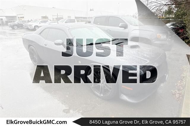 2017 DODGE Challenger