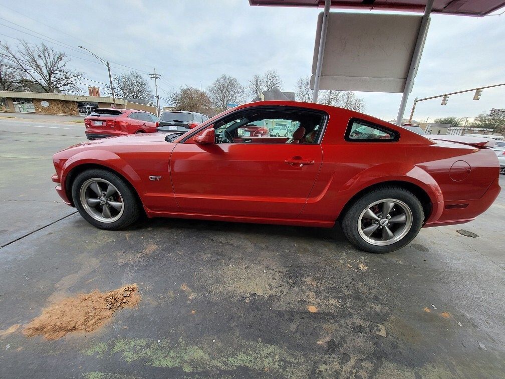 2005 FORD Mustang