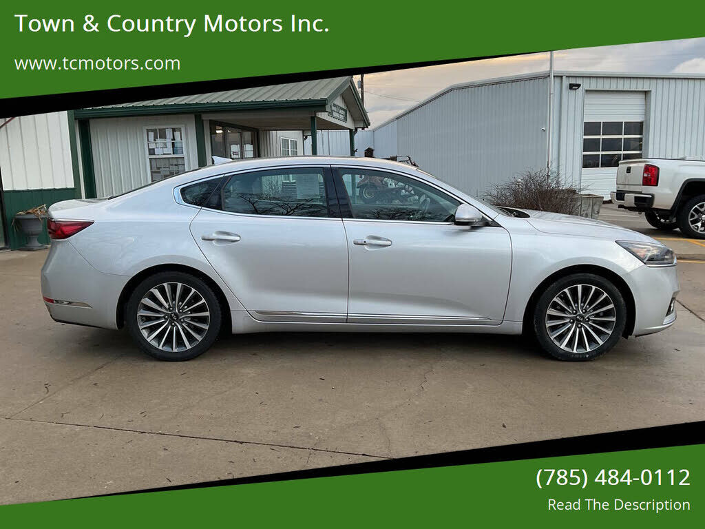 2017 KIA Cadenza
