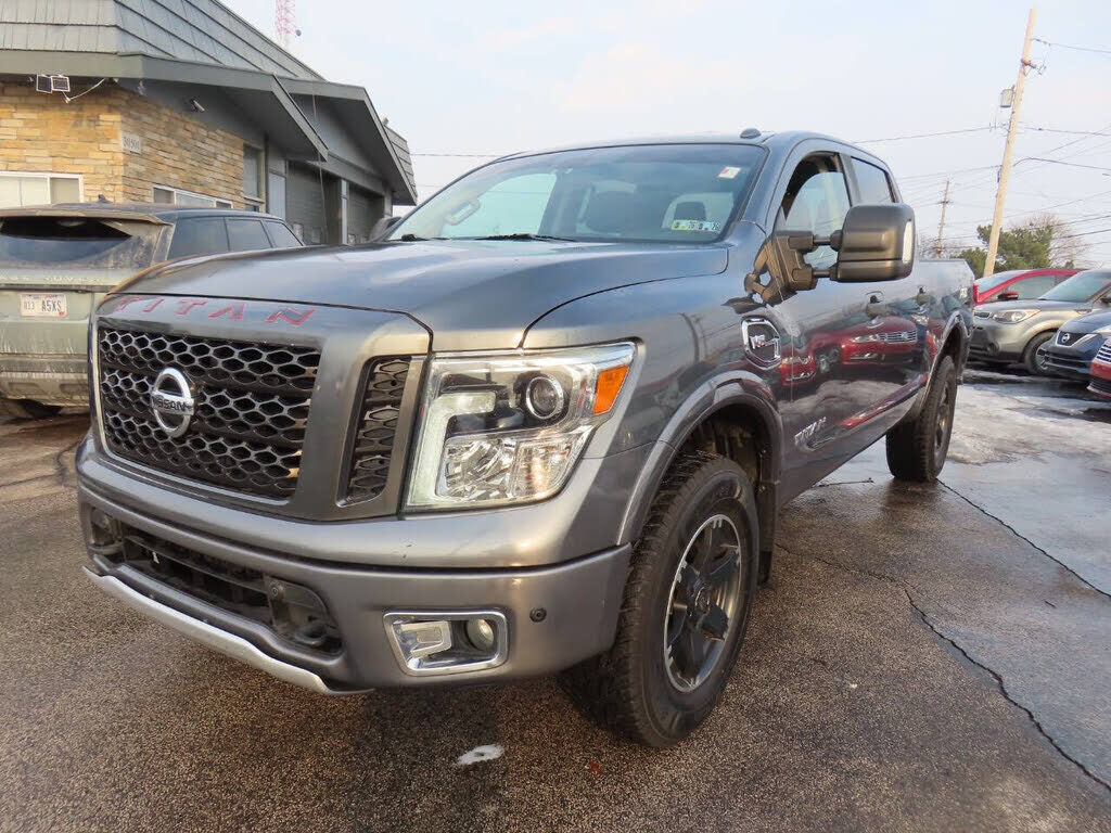 2017 NISSAN Titan