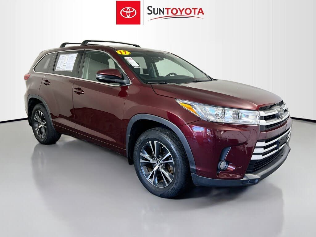 2017 TOYOTA Highlander