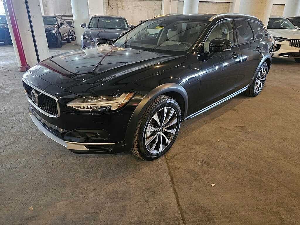 2025 VOLVO V90CC