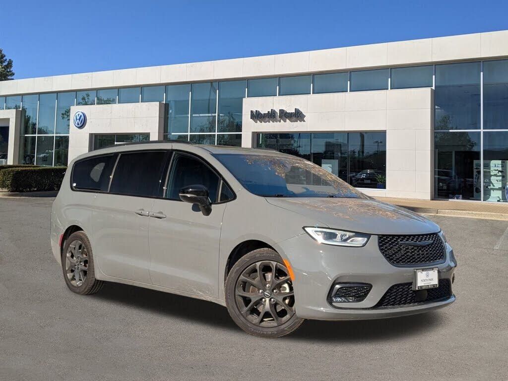 2025 CHRYSLER Pacifica