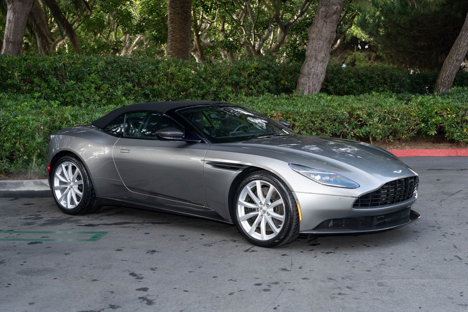 2019 ASTON MARTIN DB11