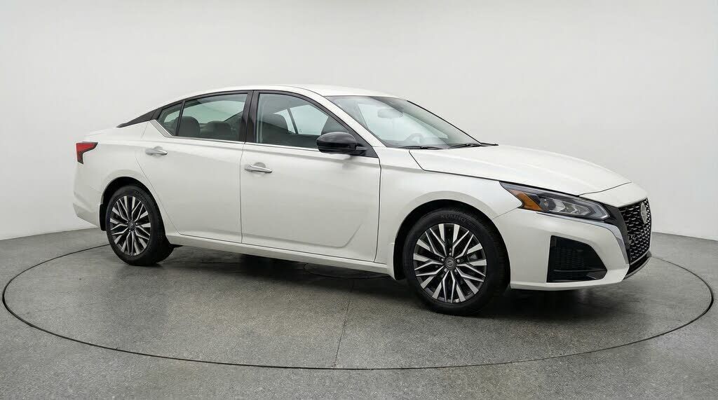 2025 NISSAN Altima