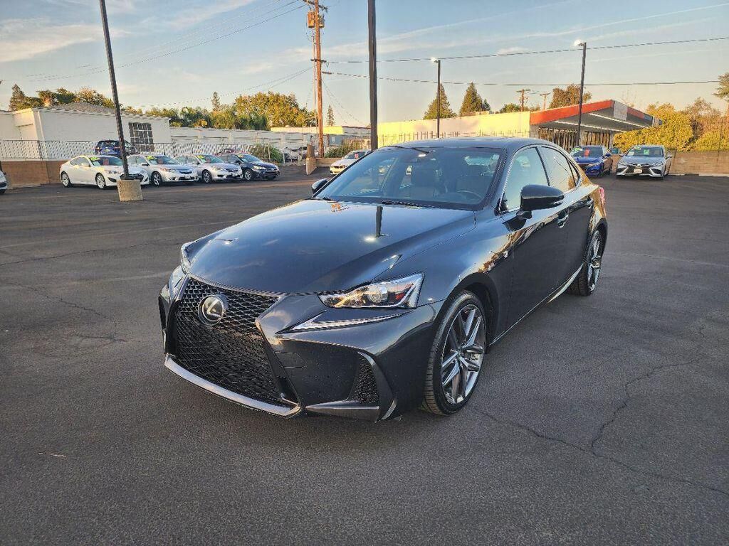 2017 LEXUS IS