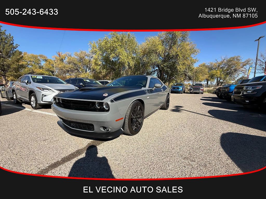 2017 DODGE Challenger