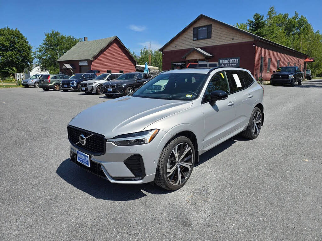 2022 VOLVO XC60