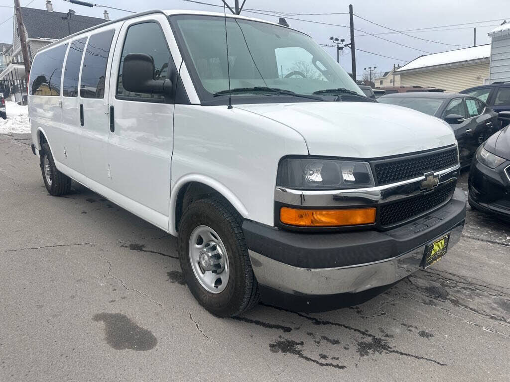 2017 CHEVROLET Express