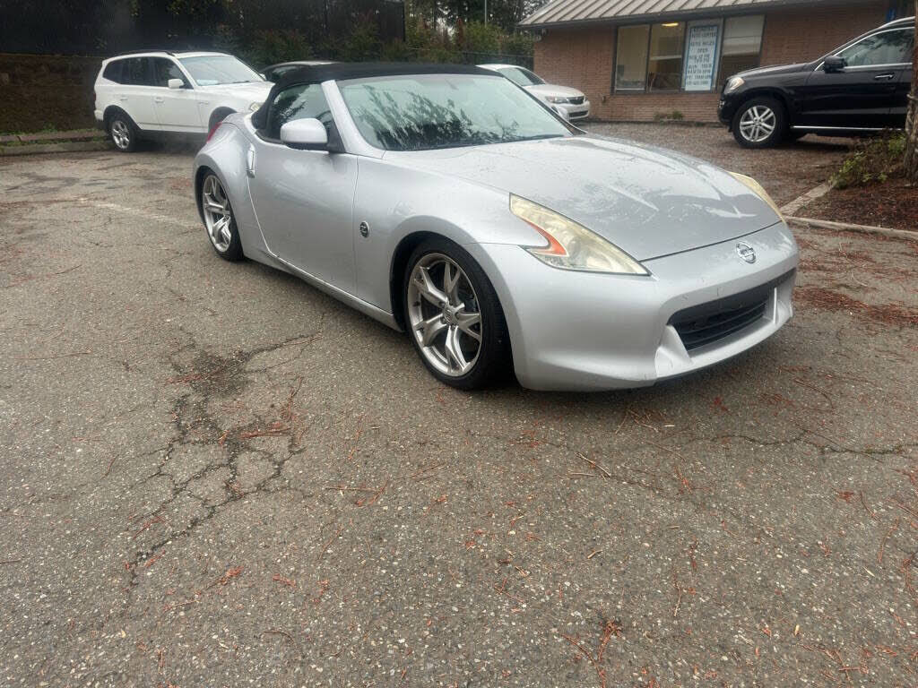 2011 NISSAN 370Z