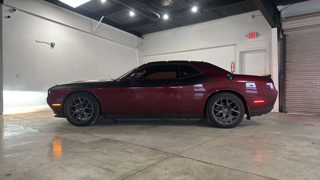 2017 DODGE Challenger