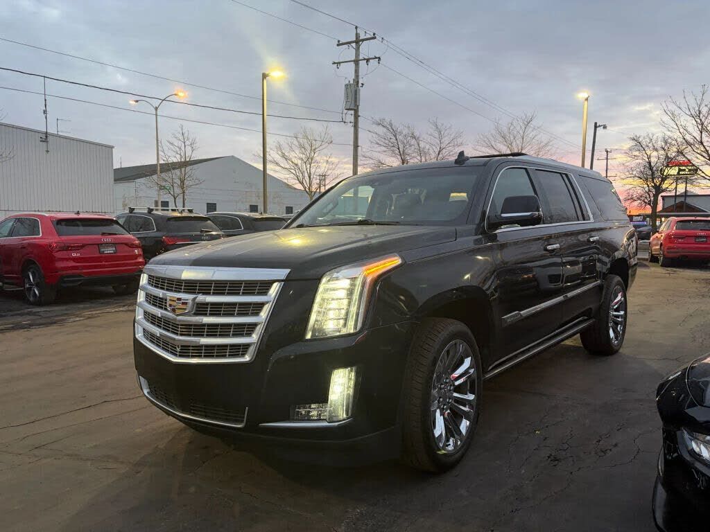 2017 CADILLAC Escalade ESV