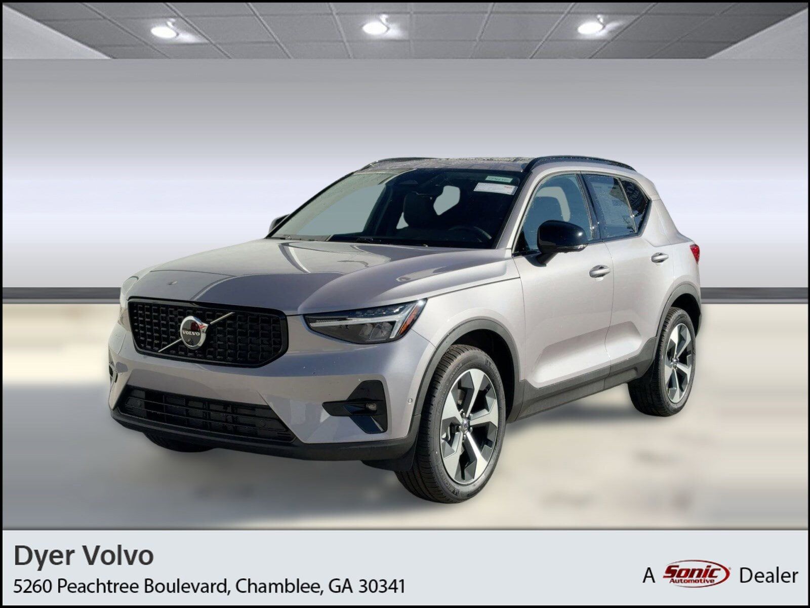 2026 VOLVO XC40