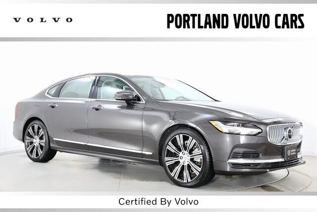 2022 VOLVO S90