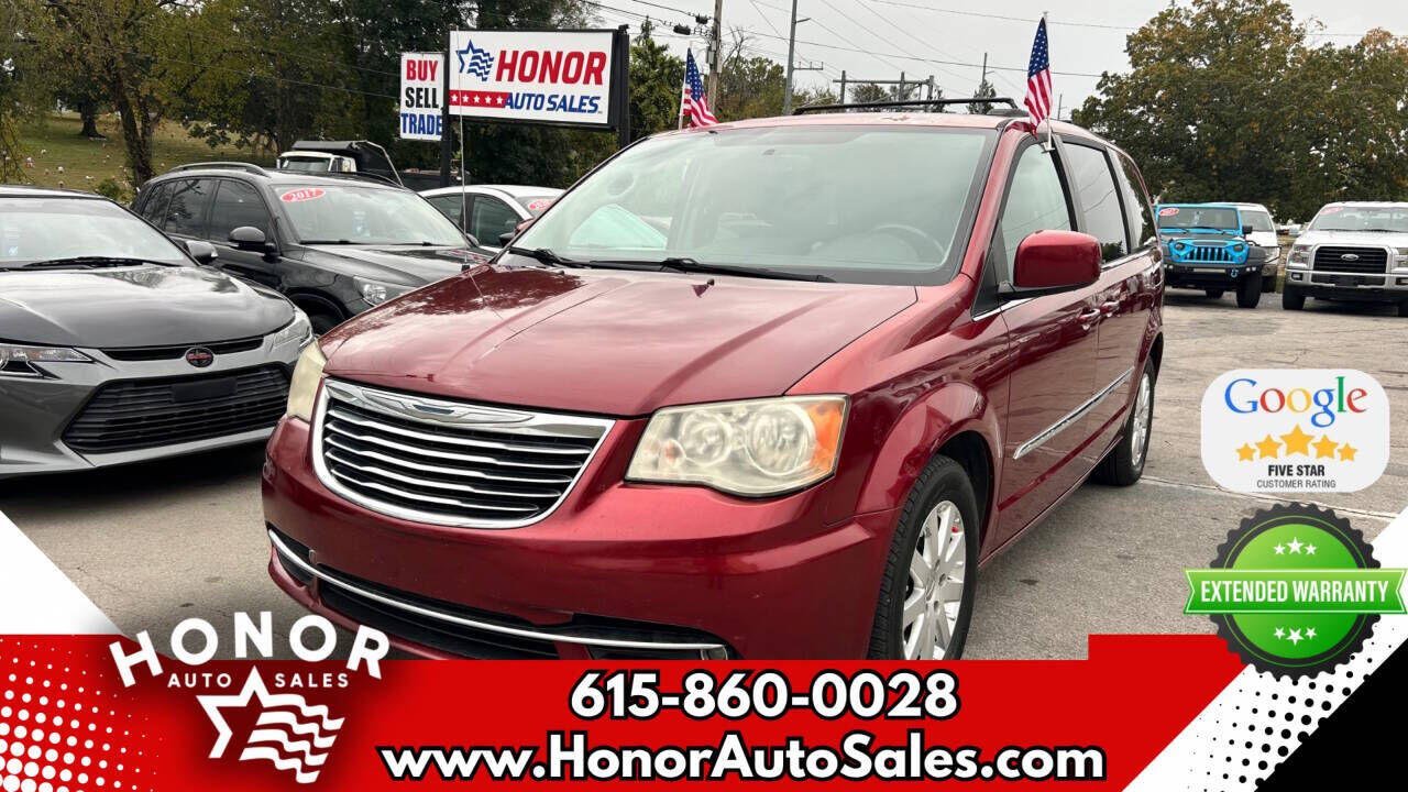 2013 CHRYSLER Town and Country