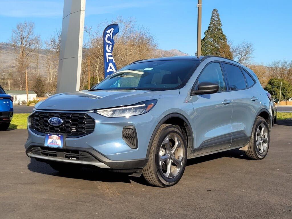 2025 FORD Escape