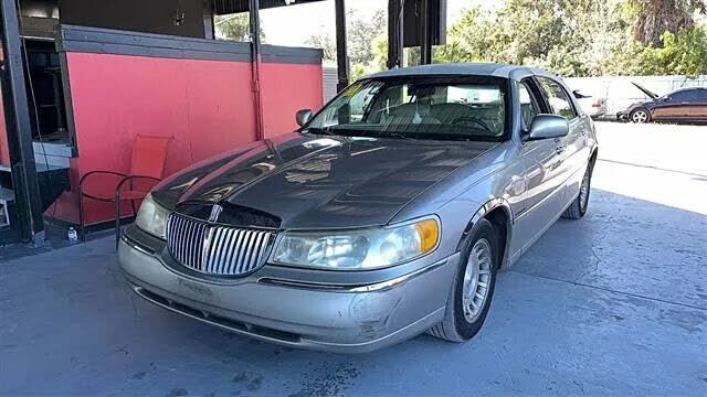 1999 LINCOLN Town Car