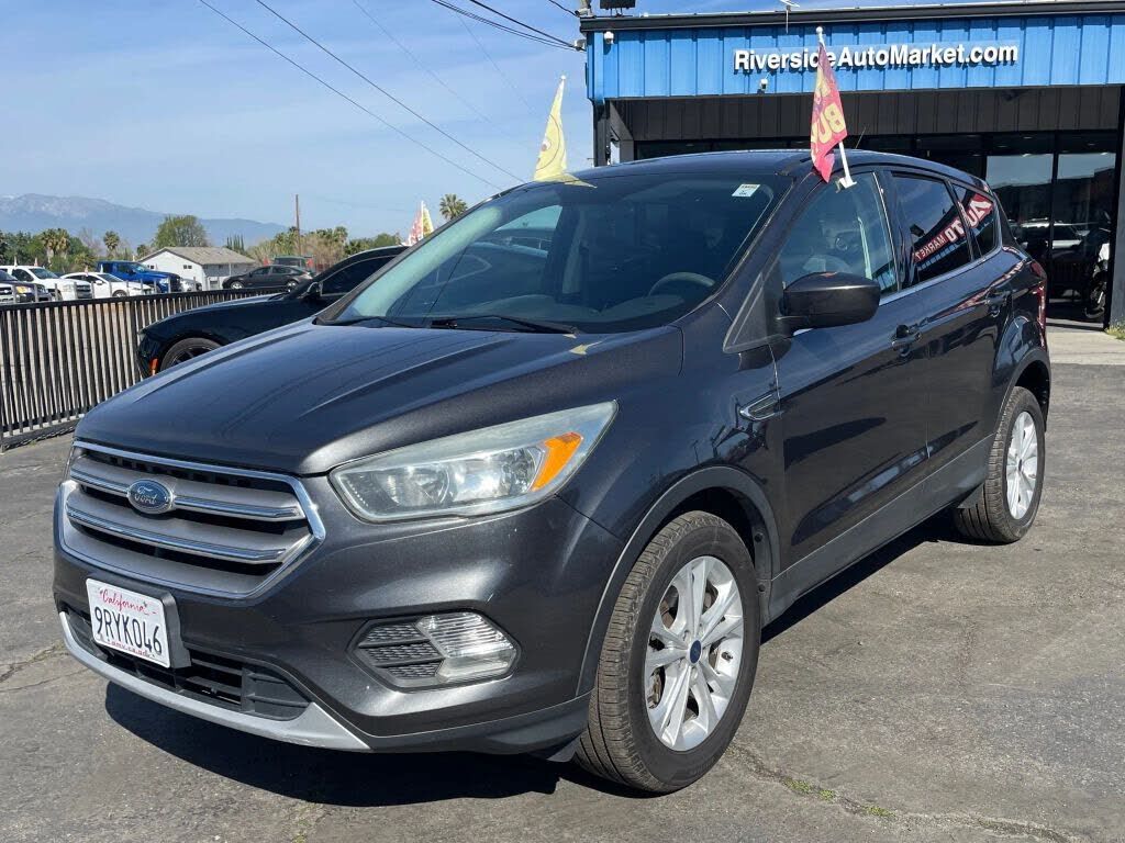 2017 FORD Escape