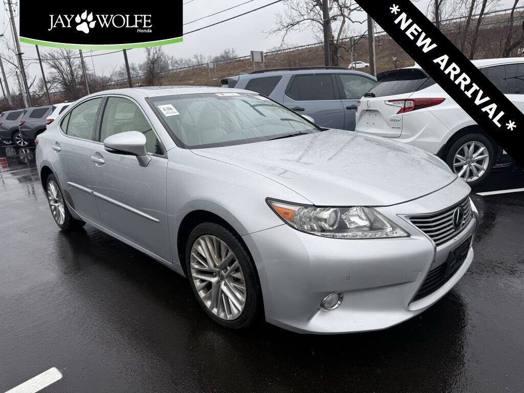 2013 LEXUS ES