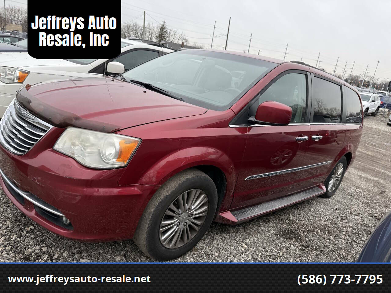 2013 CHRYSLER Town and Country