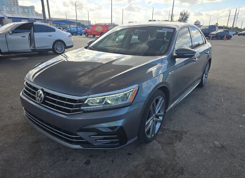 2018 VOLKSWAGEN Passat