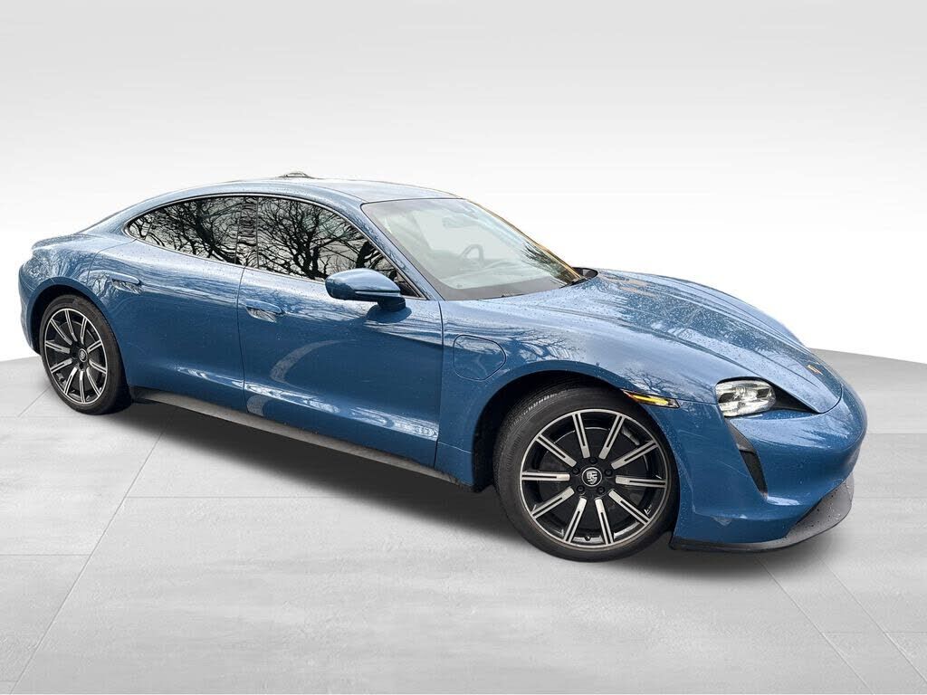 2022 PORSCHE Taycan
