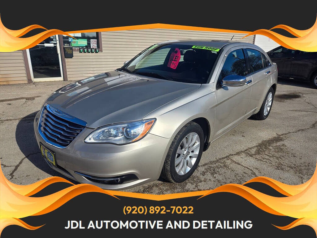 2013 CHRYSLER 200