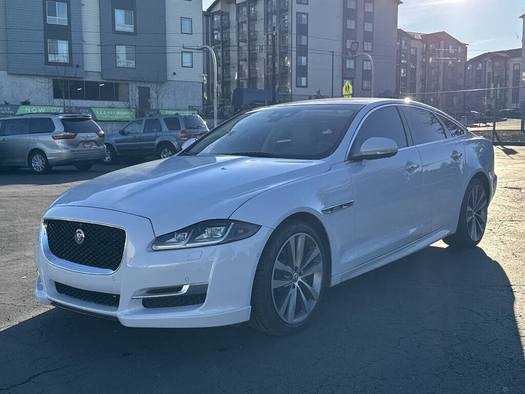 2018 JAGUAR XJ