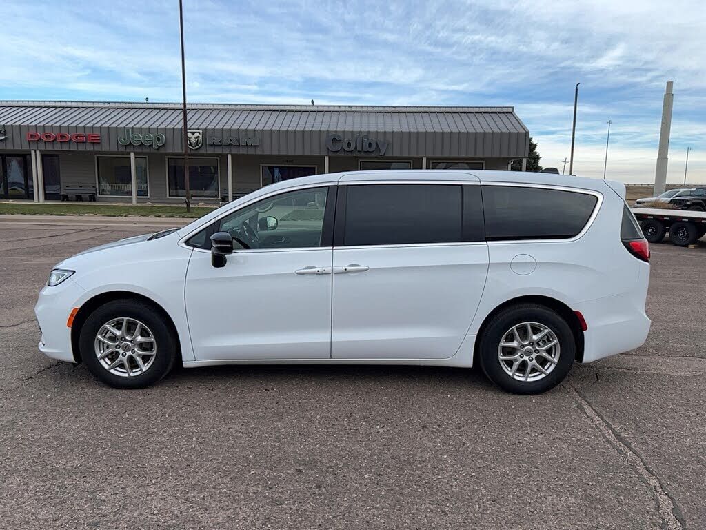 2024 CHRYSLER Pacifica