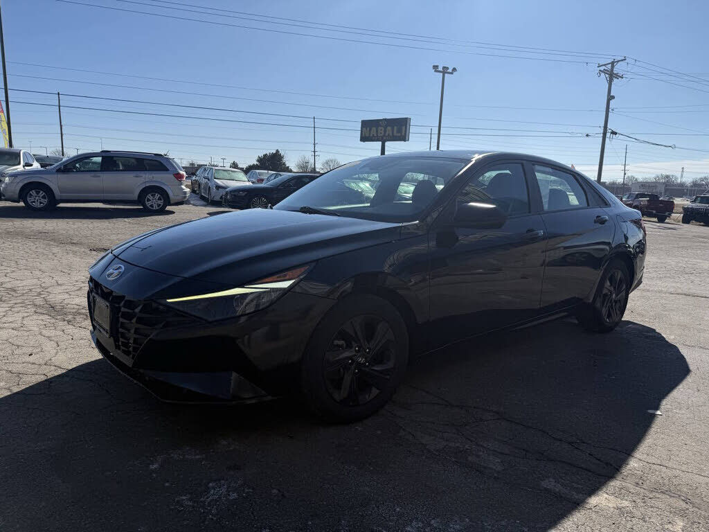 2021 HYUNDAI Elantra