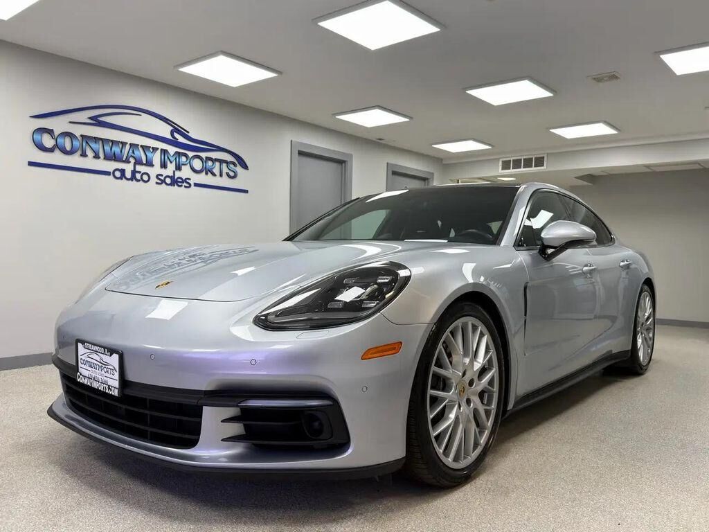 2018 PORSCHE Panamera