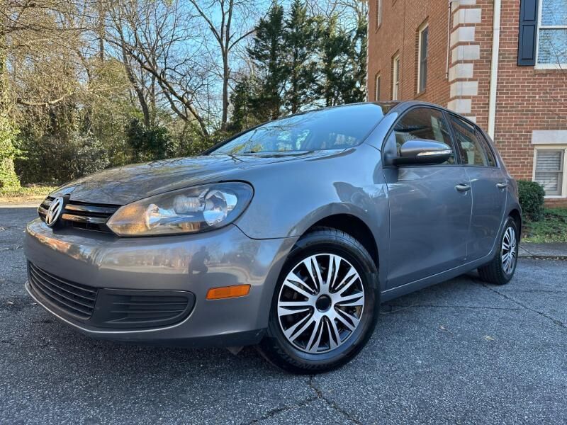 2011 VOLKSWAGEN Golf