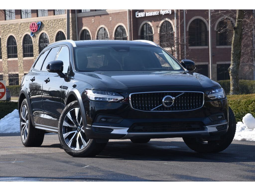 2024 VOLVO V90CC
